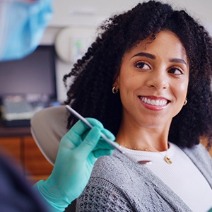 A woman at a periodontist consultation